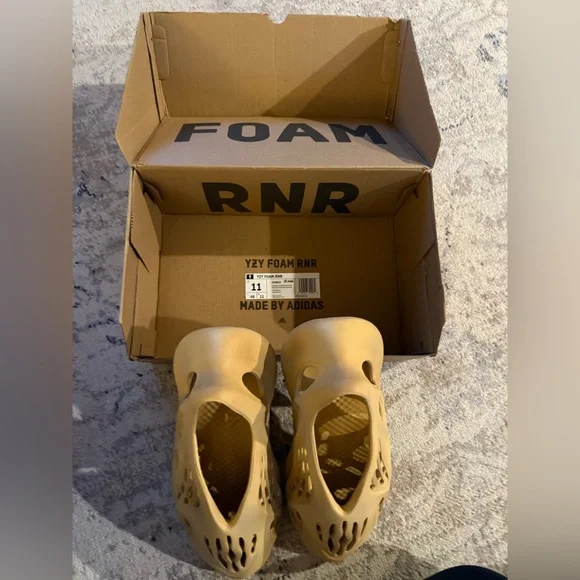Adidas Yeezy Foam RNR “Desert Sand” GV6843